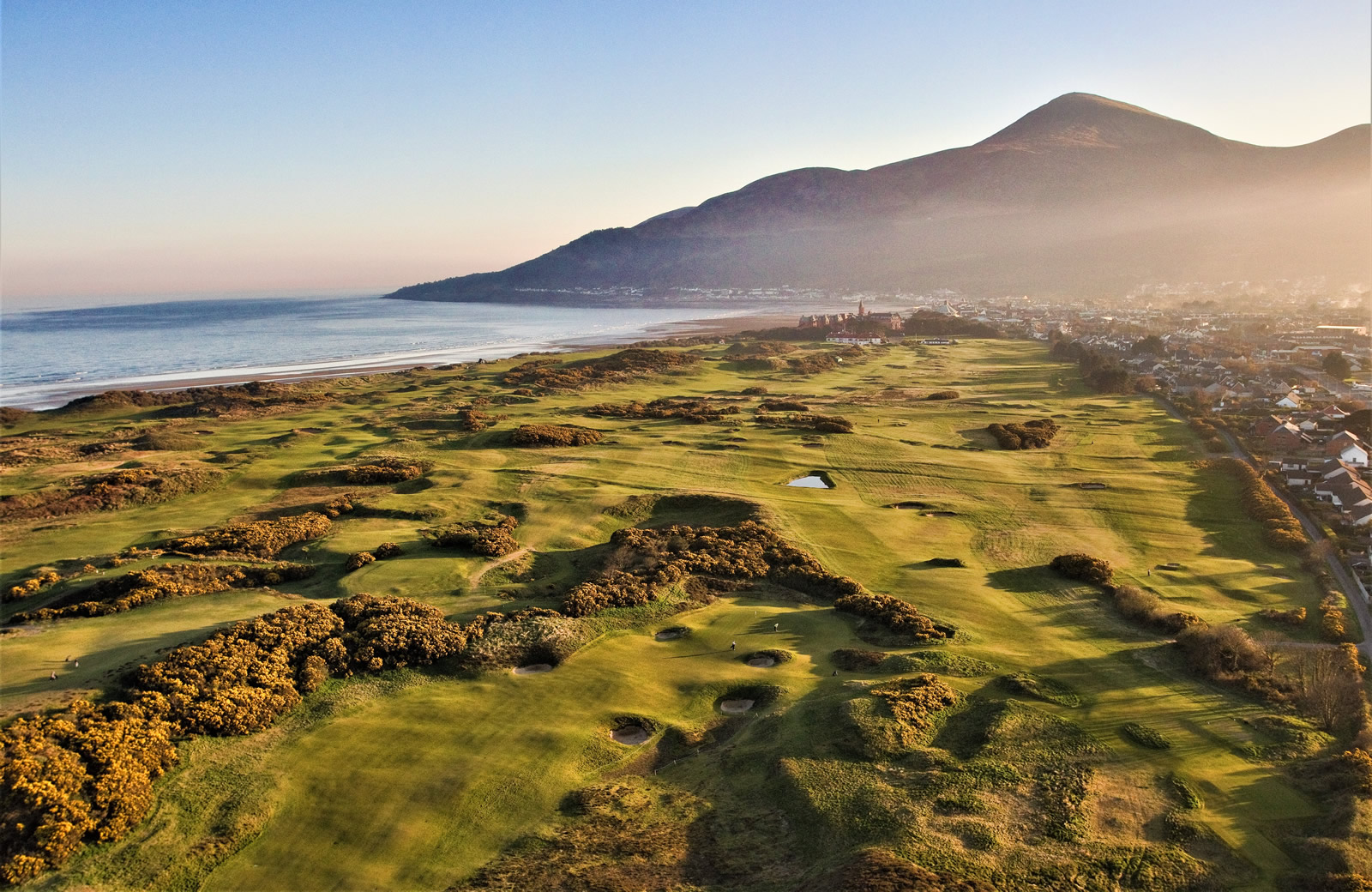 Discover The British Isles with PerryGolf.